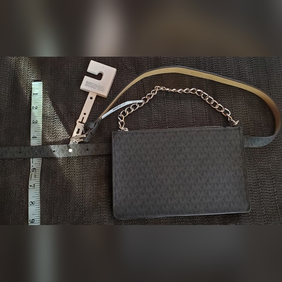 NWT. ON HOLD Michael Kors Signature Belt Bag. Black and Grey With Silver Chain. - Picture 1 of 6